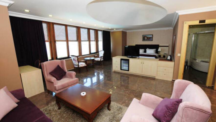 Phellos Suites