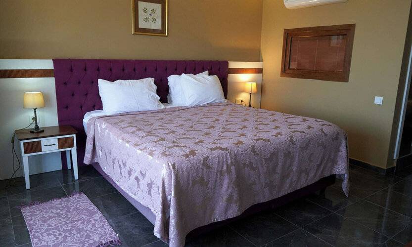 Phellos Suites