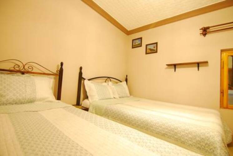 Pilot Inn Cave & Hotel