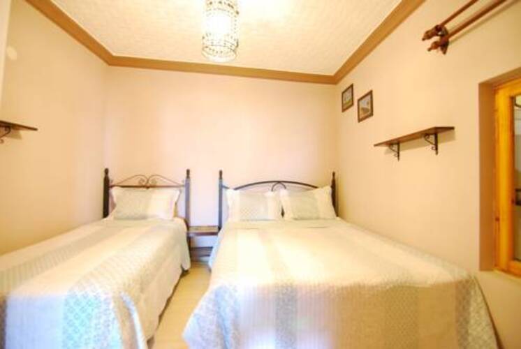 Pilot Inn Cave & Hotel