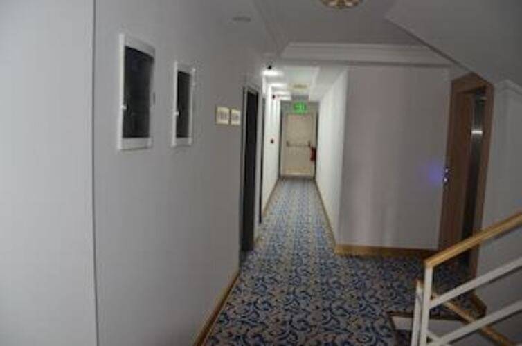 Piyes Otel