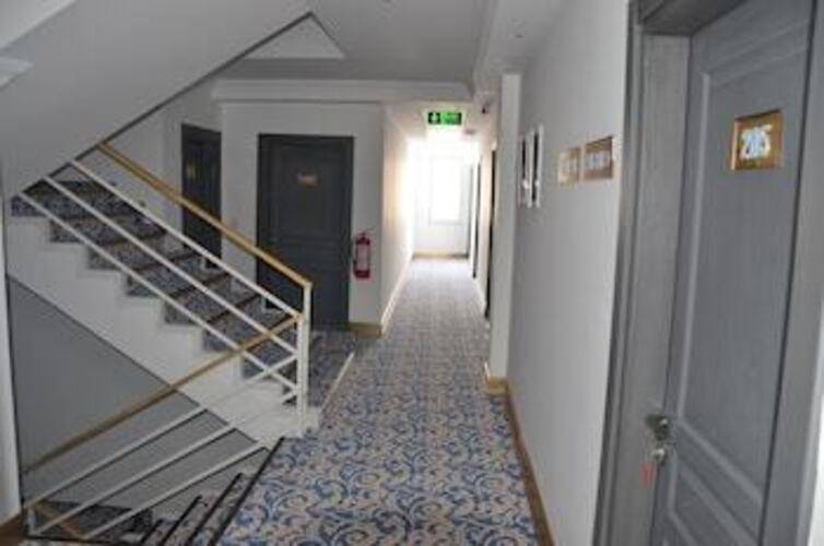 Piyes Otel