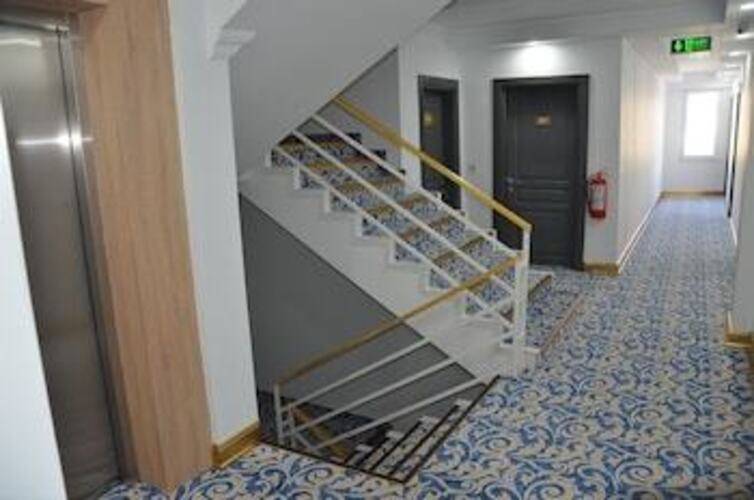 Piyes Otel