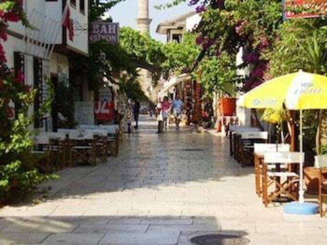 Piyes Otel