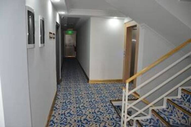 Piyes Otel