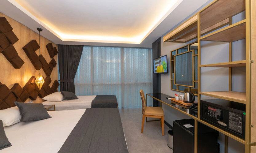 Fly And Stay Airport Hotel
