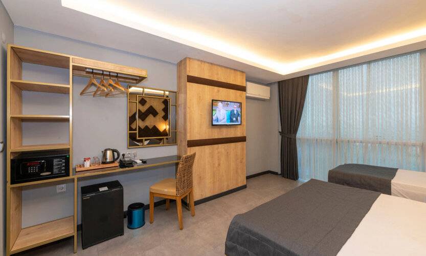 Fly And Stay Airport Hotel