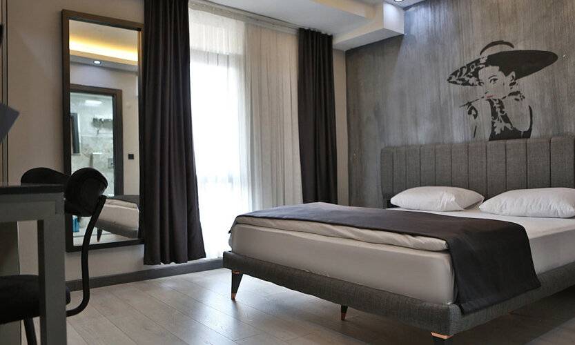 Fly And Stay Airport Hotel