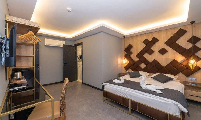 Fly And Stay Airport Hotel