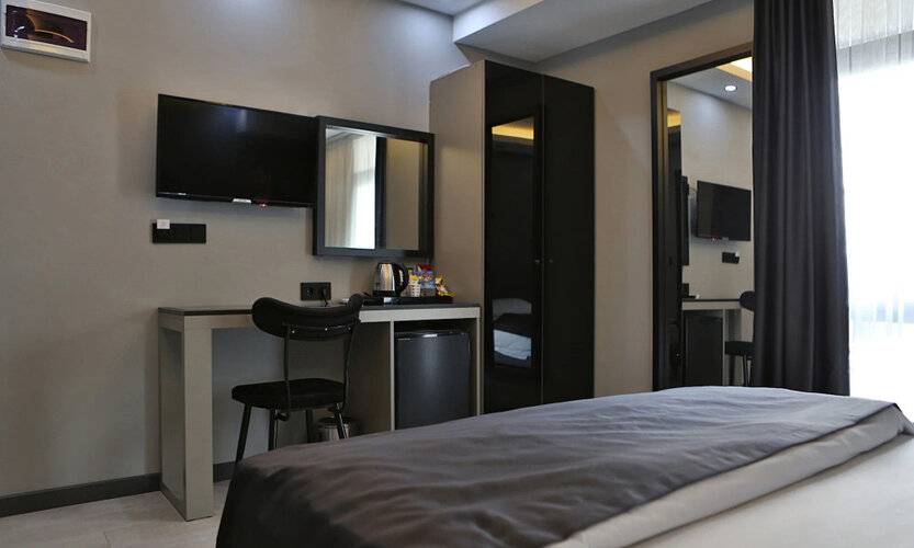 Fly And Stay Airport Hotel