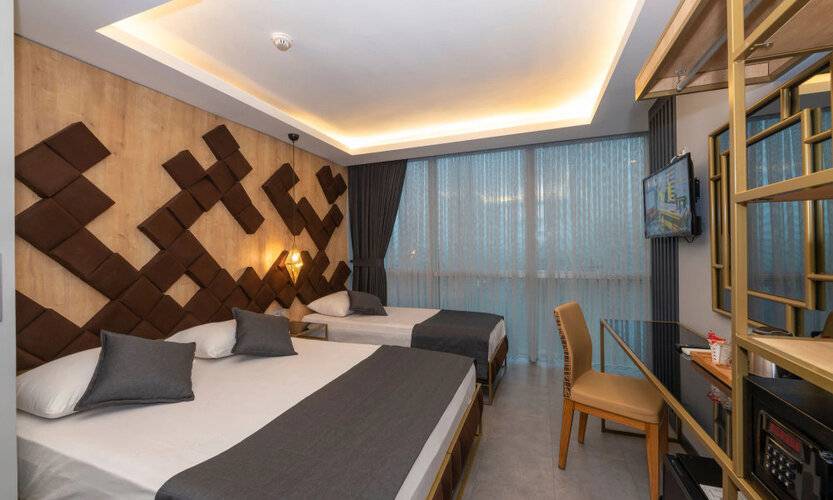 Fly And Stay Airport Hotel