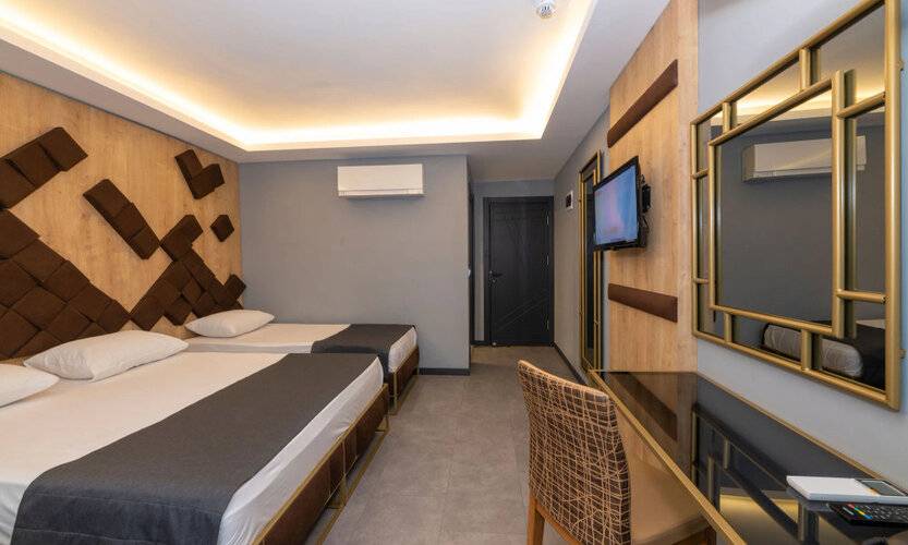 Fly And Stay Airport Hotel