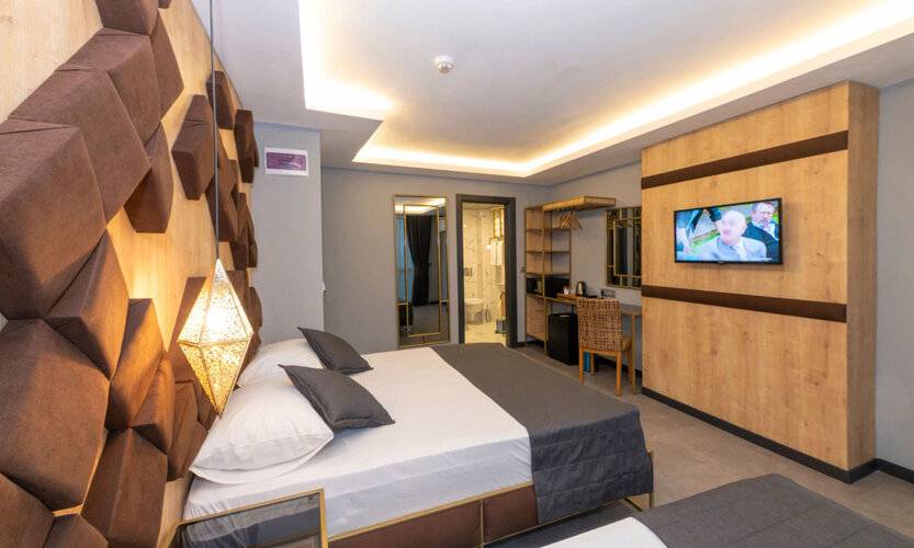Fly And Stay Airport Hotel