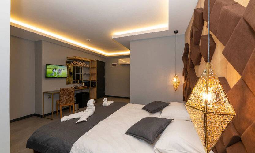 Fly And Stay Airport Hotel