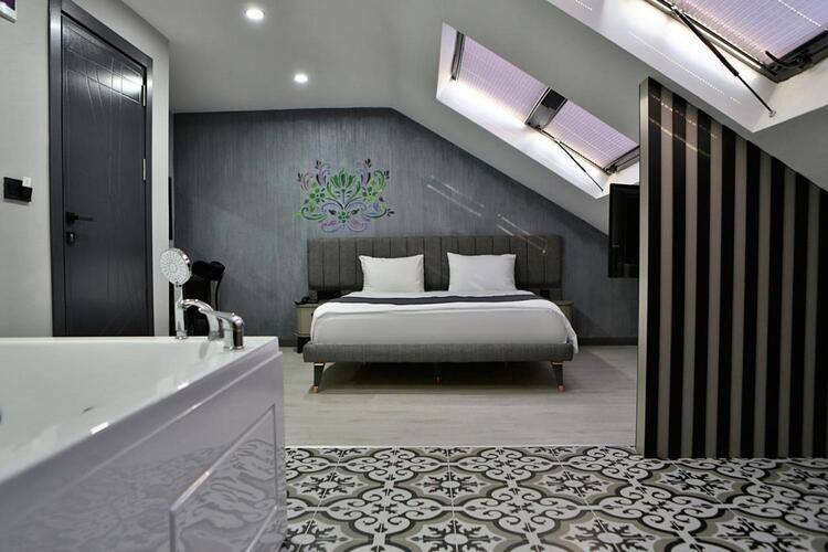 Fly And Stay Airport Hotel