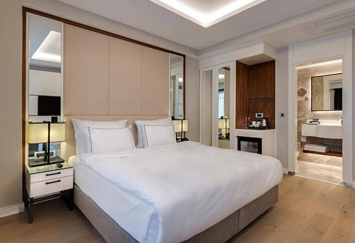 Gleam Collection Hotel