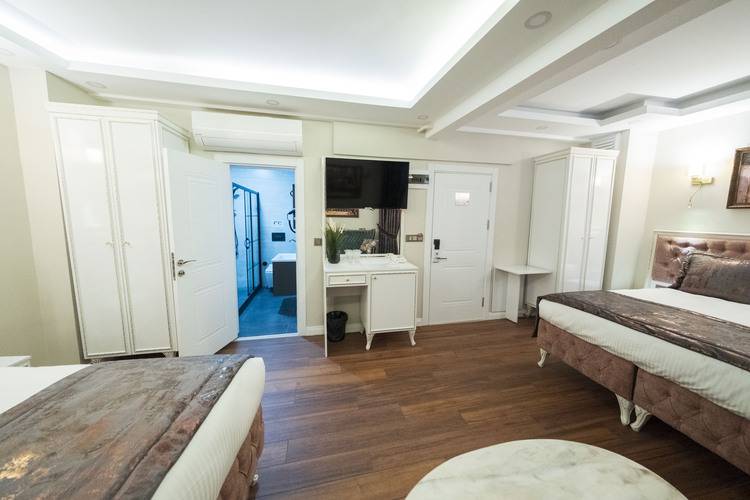 Solomon's Mansion Hotel