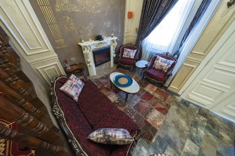 Solomon's Mansion Hotel