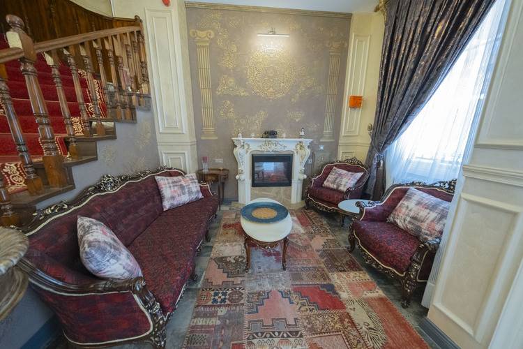 Solomon's Mansion Hotel