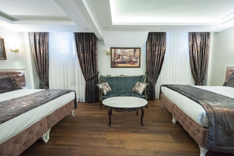 Solomon's Mansion Hotel