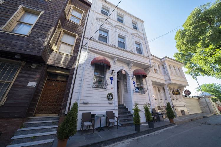 Solomon's Mansion Hotel