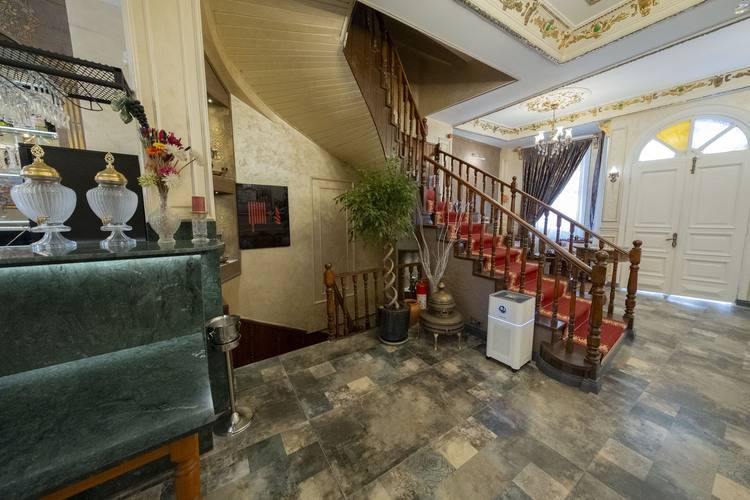 Solomon's Mansion Hotel