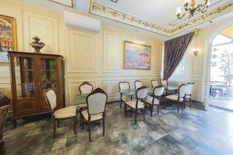 Solomon's Mansion Hotel