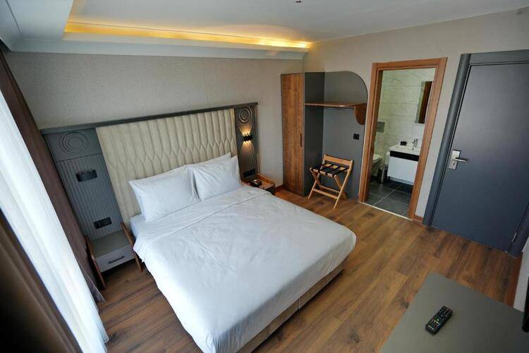 Shelton Airport Hotel
