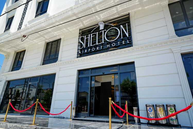 Shelton Airport Hotel