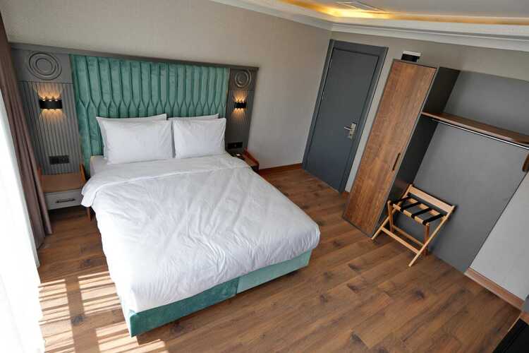 Shelton Airport Hotel