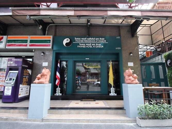 Super Oyo 484 Pannee Residence Khaosan (Sha Plus)