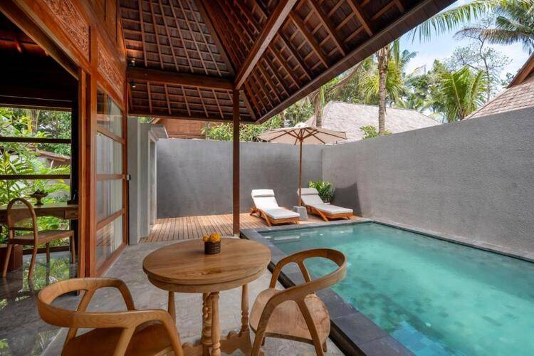 Unagi Wooden Villa By Emana