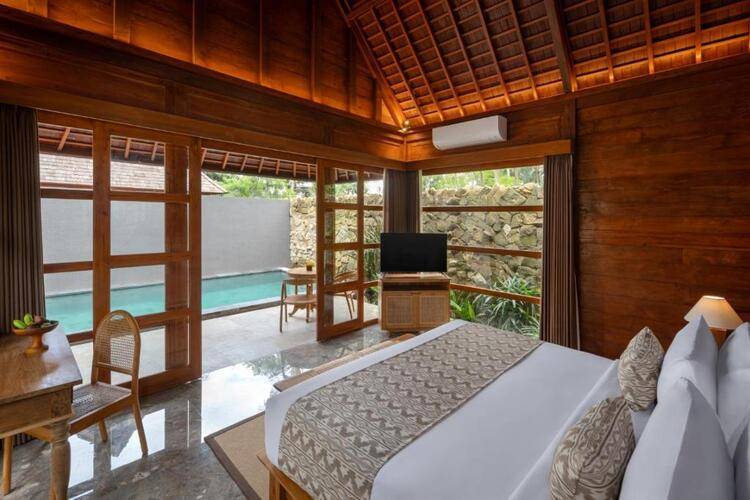 Unagi Wooden Villa By Emana
