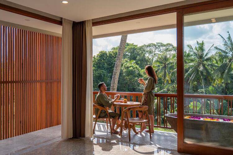 Unagi Wooden Villa By Emana