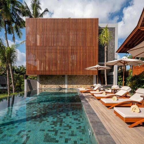 Unagi Wooden Villa By Emana