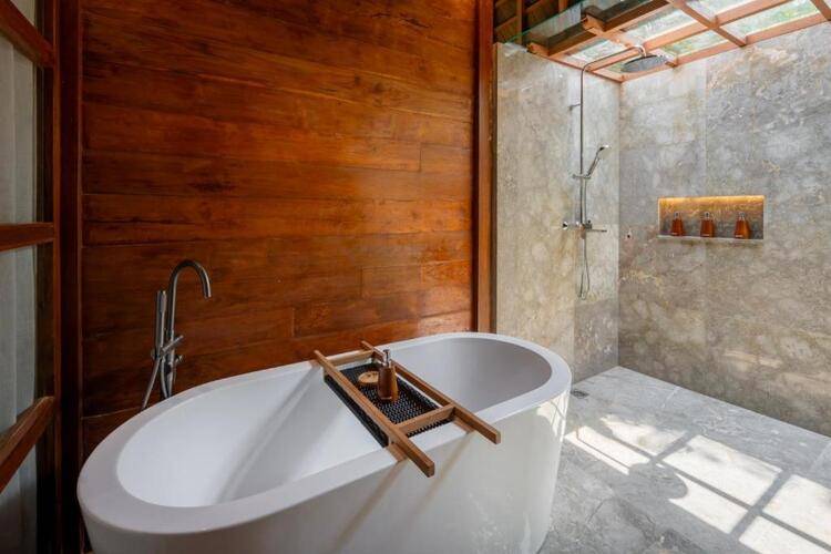 Unagi Wooden Villa By Emana