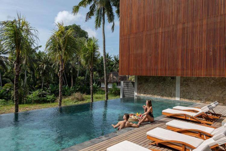 Unagi Wooden Villa By Emana
