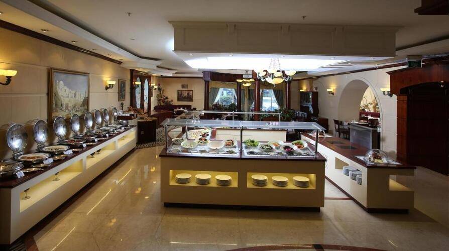 Knight Castle Hotel