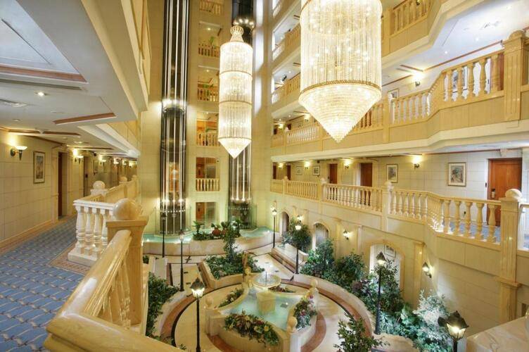 Knight Castle Hotel