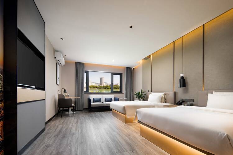 Spring Harbor Resort Sanya