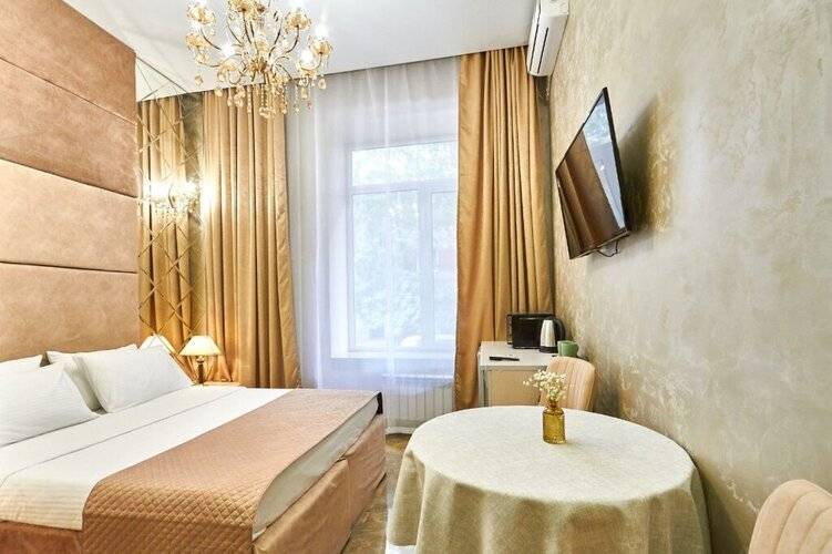 Versale Hotel