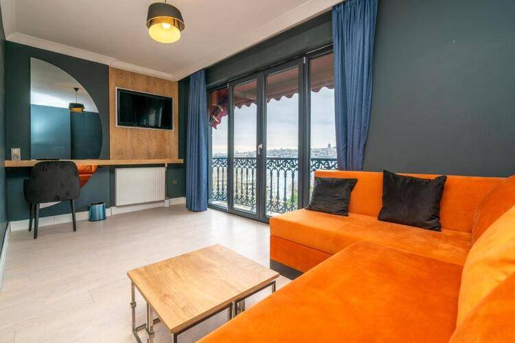 216 Bosphorus Suite