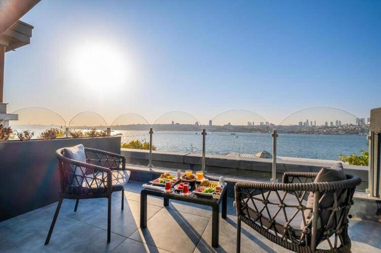 216 Bosphorus Suite
