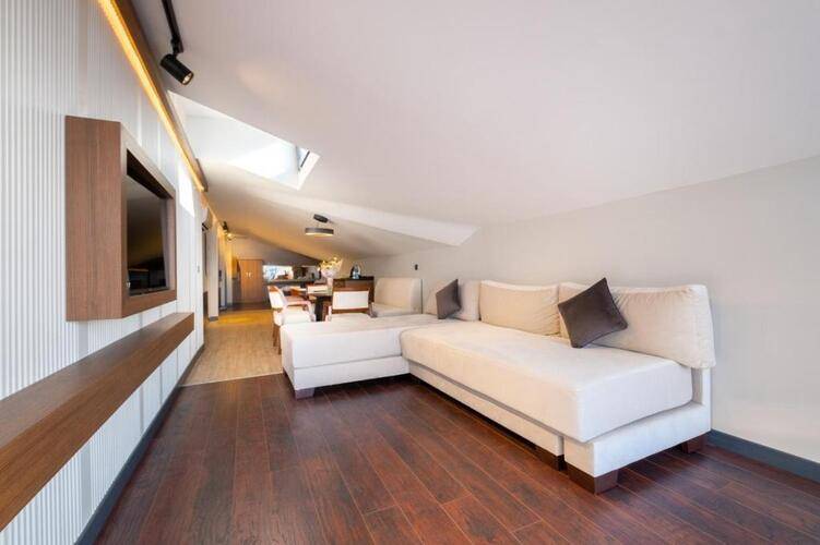 216 Bosphorus Suite