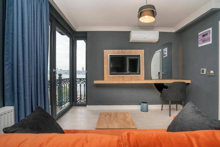 216 Bosphorus Suite