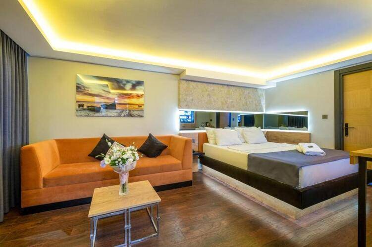 216 Bosphorus Suite