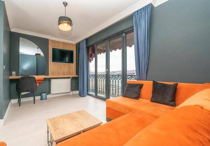 216 Bosphorus Suite