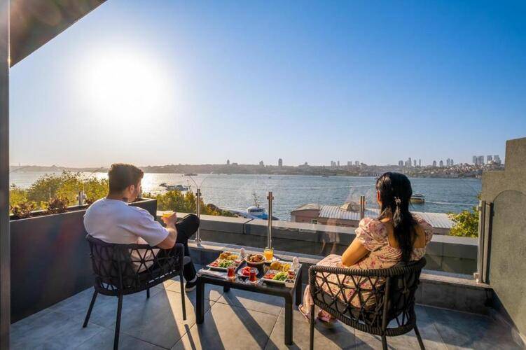 216 Bosphorus Suite
