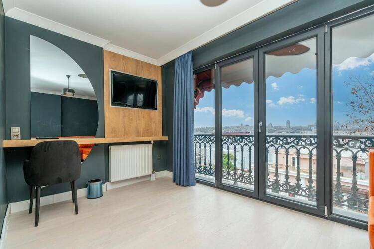 216 Bosphorus Suite