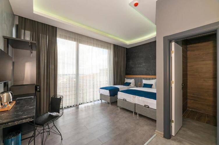 Melanj Airport Hotel